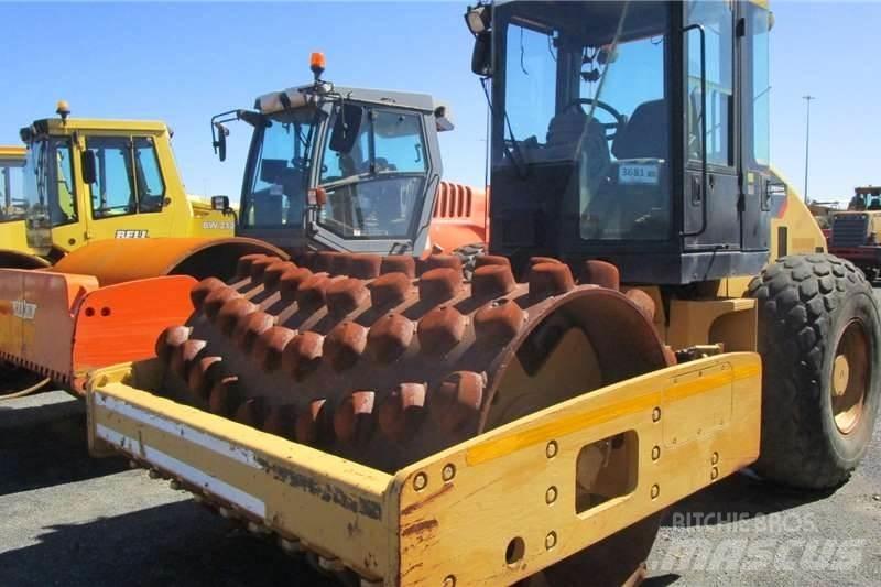 CAT CP533E Kombinirani valjarji