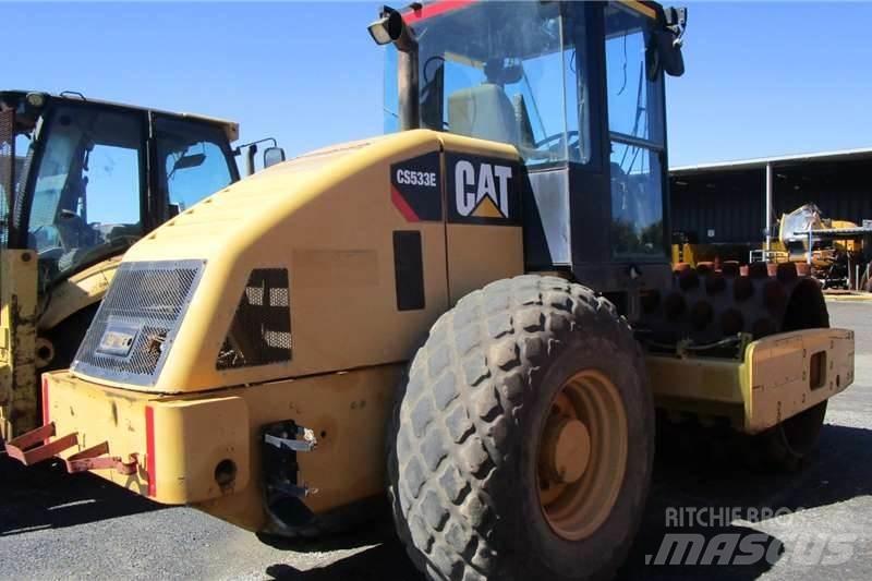 CAT CP533E Kombinirani valjarji