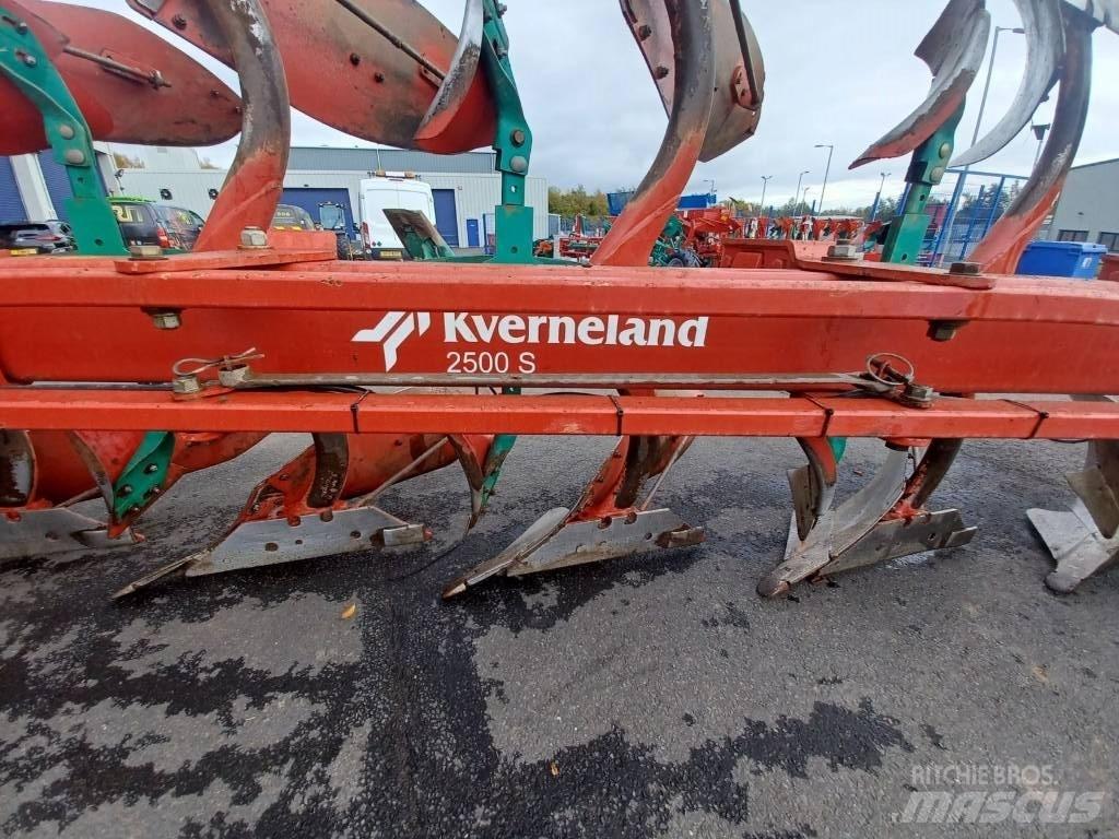 Kverneland 2500S Navadni plugi