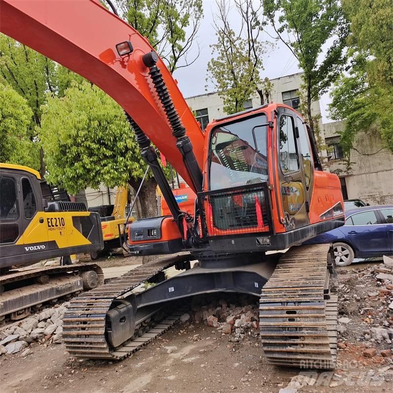 Doosan 225 LC Bagri goseničarji