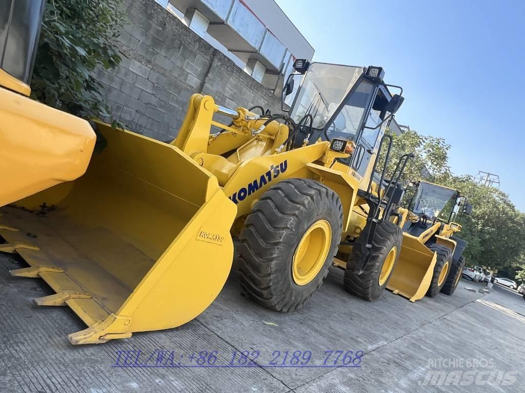 Komatsu WA320 Kolesni nakladalci