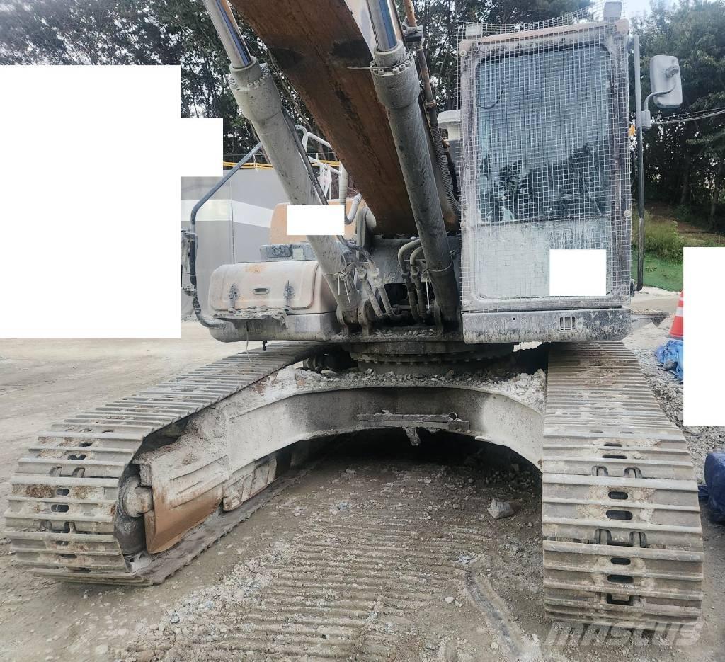 Hyundai HX300 Bagri goseničarji