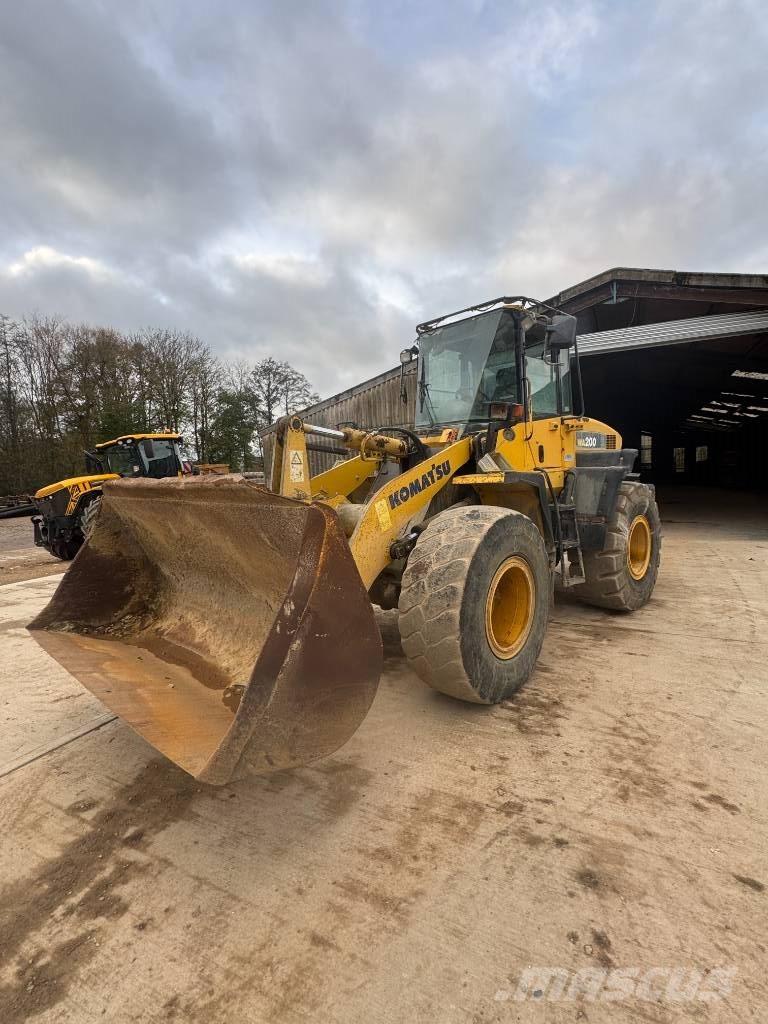 Komatsu WA 200-5 Kolesni nakladalci