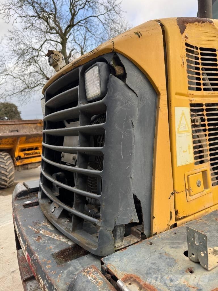 Komatsu WA 200-5 Kolesni nakladalci