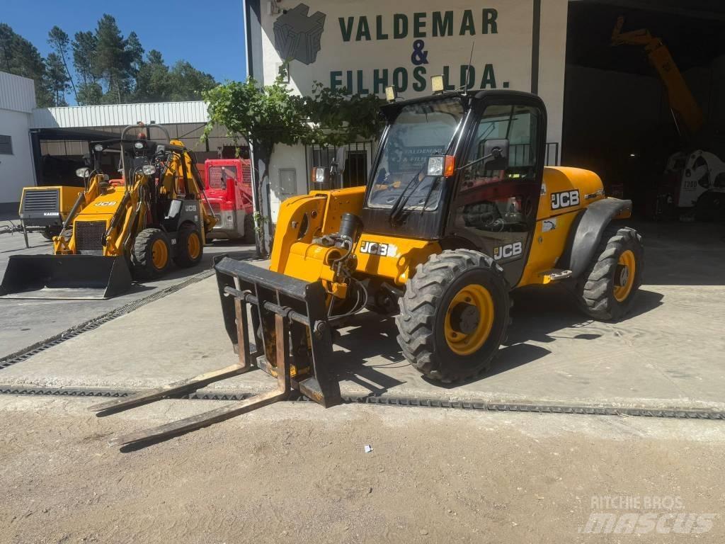 JCB 527-55 Kmetijski teleskopski nakladalci
