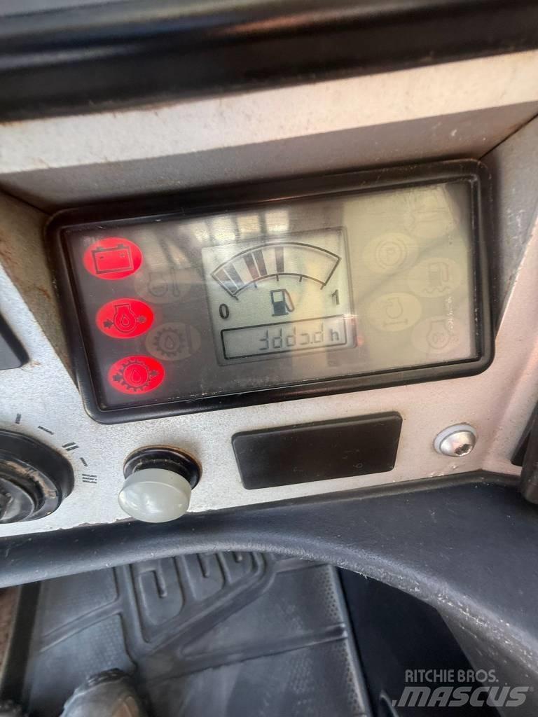 JCB 527-55 Kmetijski teleskopski nakladalci