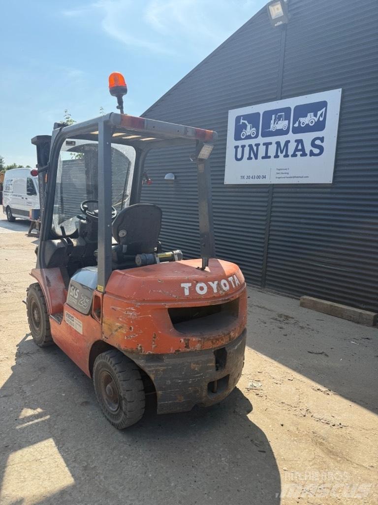 Toyota FD 25 Dizelski viličarji