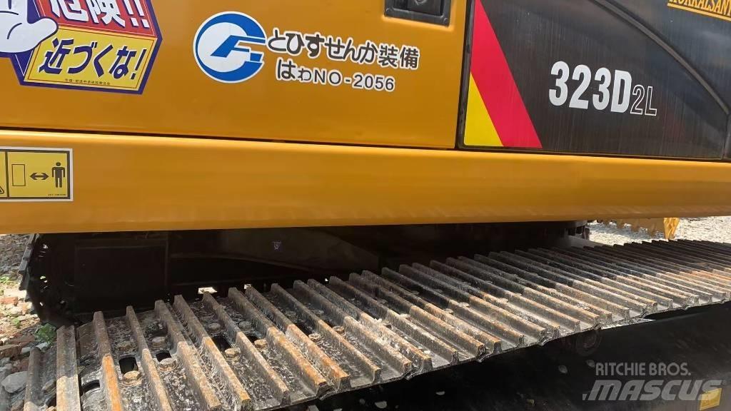 CAT 323 Bagri goseničarji