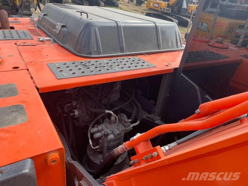 Hitachi ZX 240 Bagri goseničarji