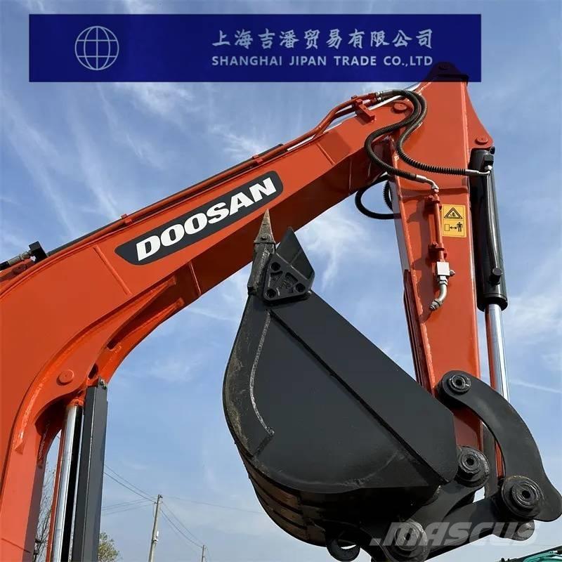 Doosan DX 60 Mini bagri <7t