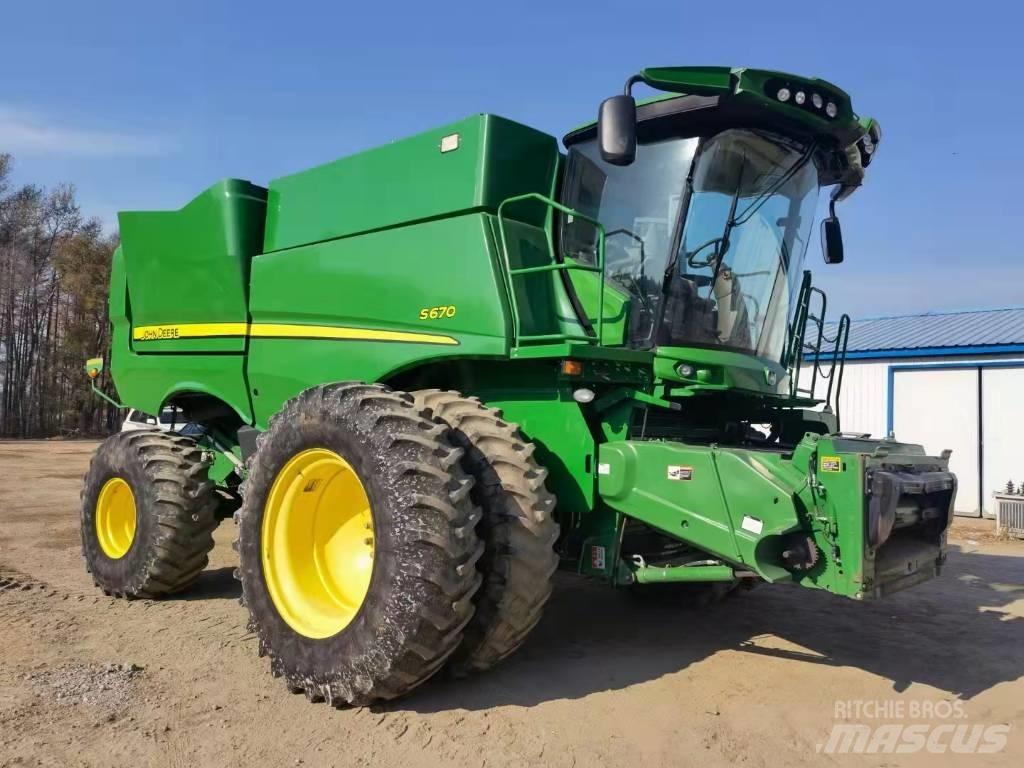 John Deere S670 Kombajni
