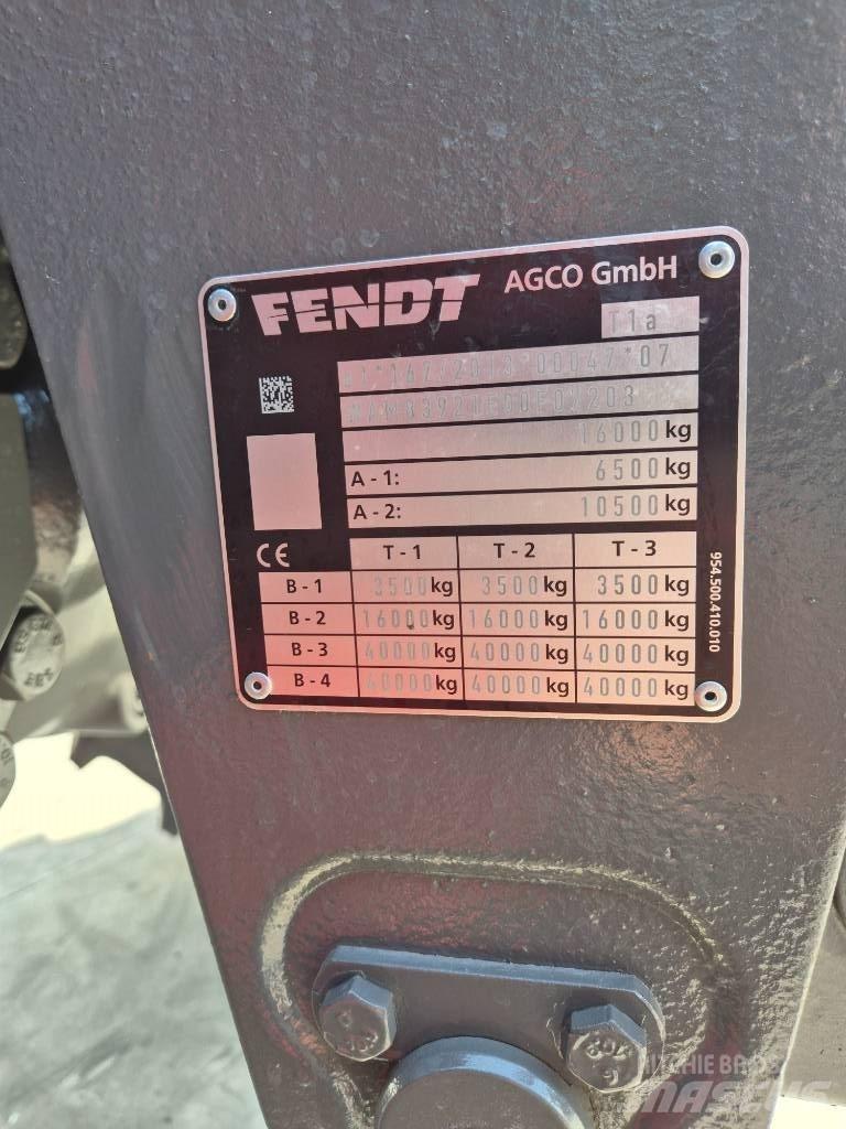 Fendt 822 Vario Traktorji