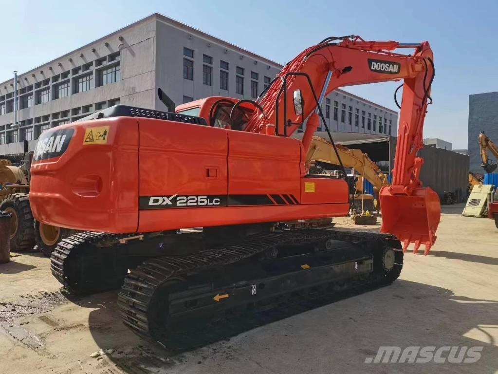Doosan DX 225 Bagri goseničarji