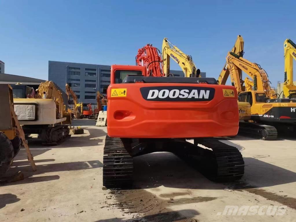 Doosan DX 225 Bagri goseničarji