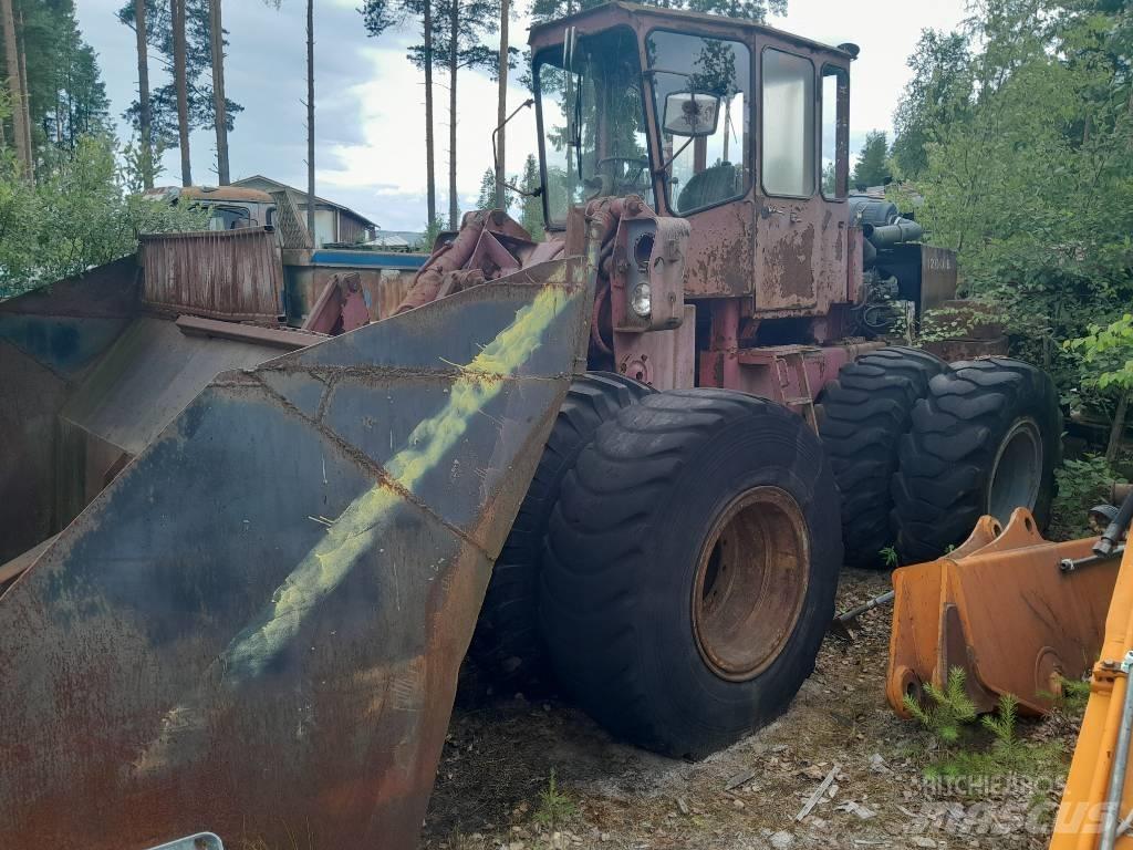 Valmet 1200 Kolesni nakladalci