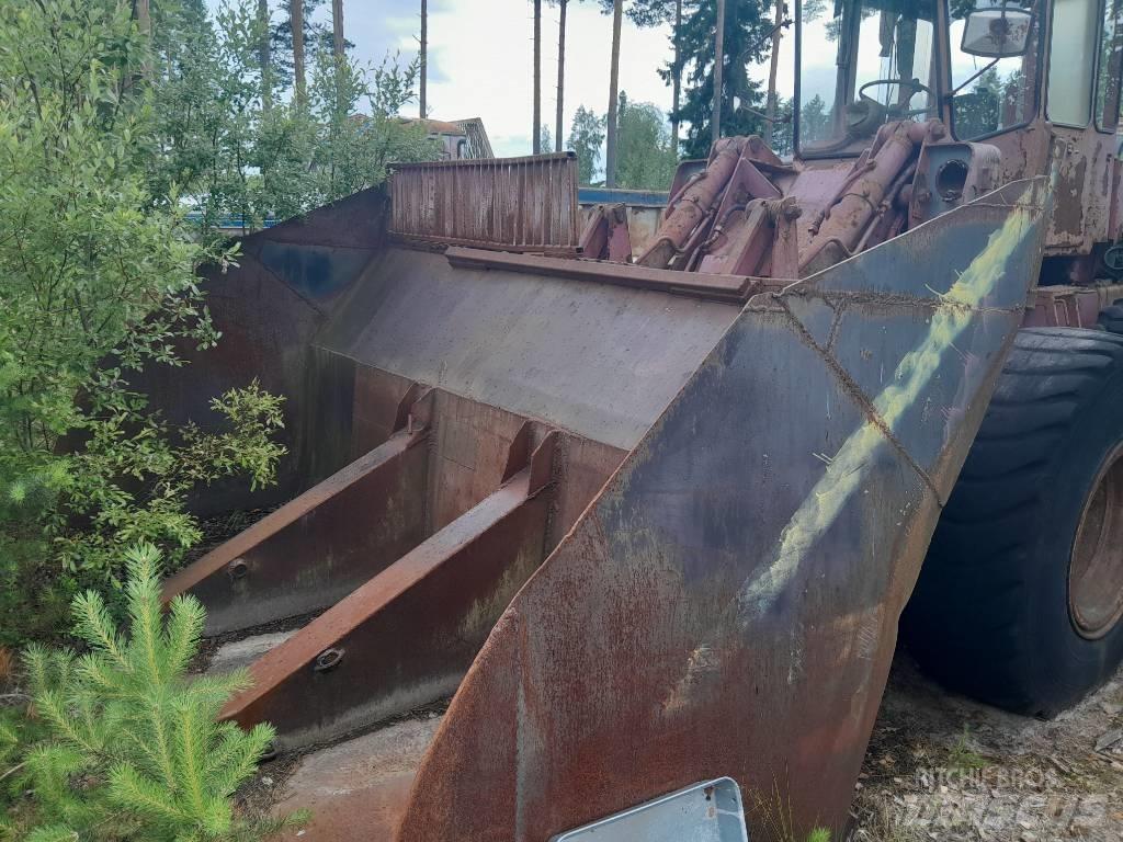 Valmet 1200 Kolesni nakladalci