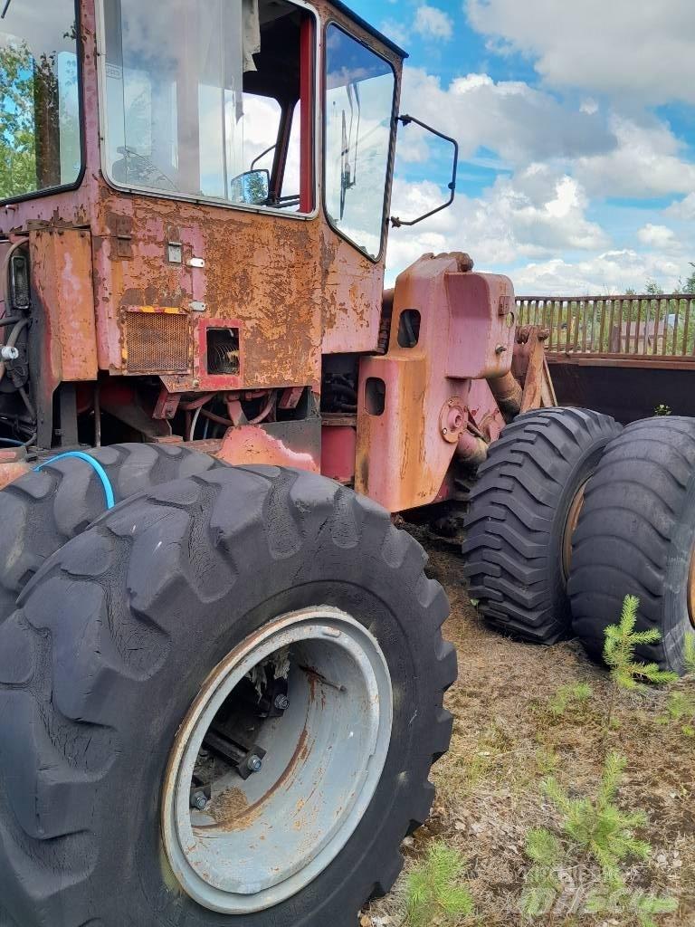 Valmet 1200 Kolesni nakladalci