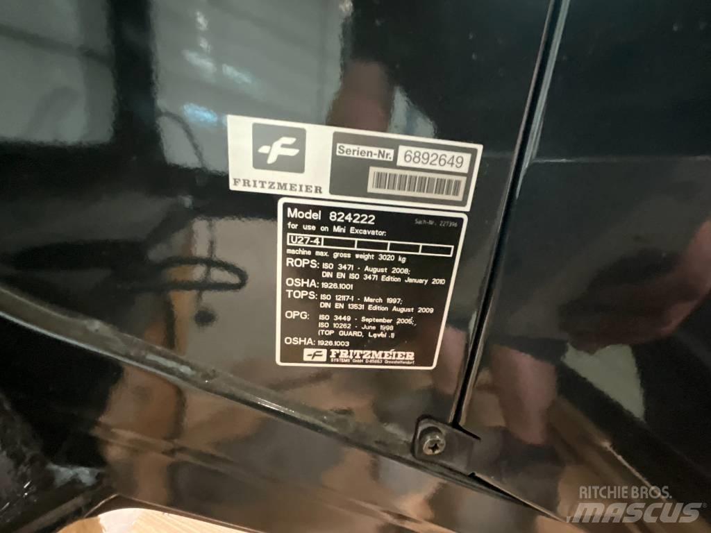 Kubota U 27-4 Kabine in notranjost