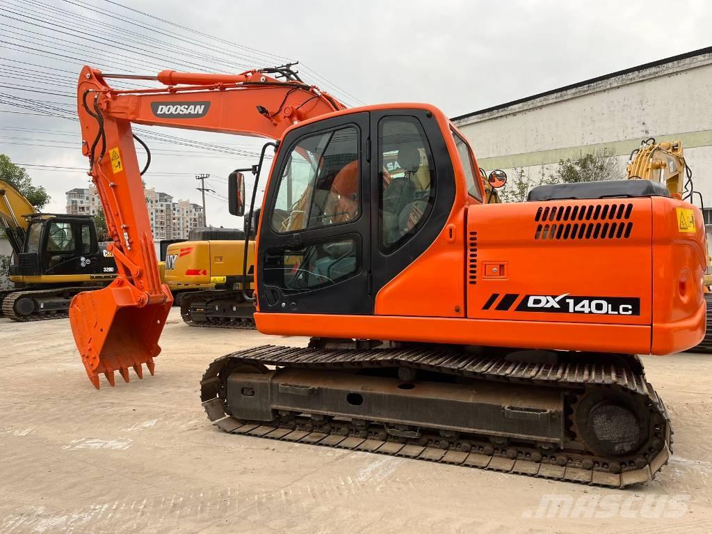 Doosan DX 140 LC Bagri goseničarji