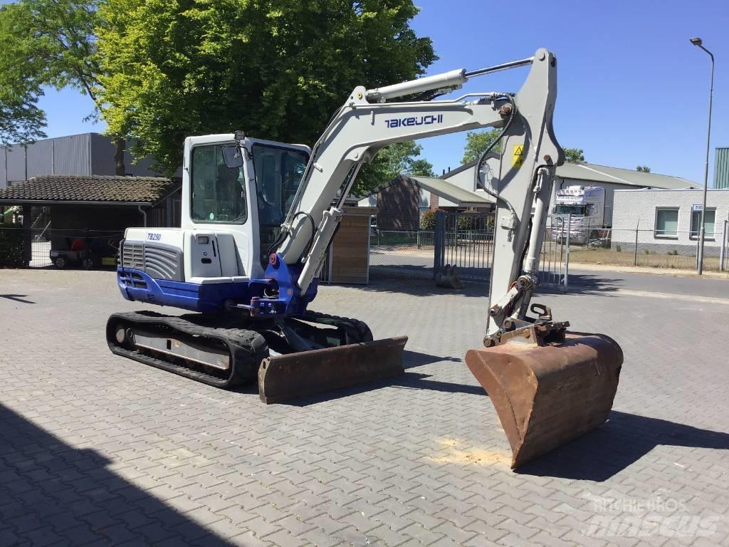 Takeuchi TB 250 Mini bagri <7t