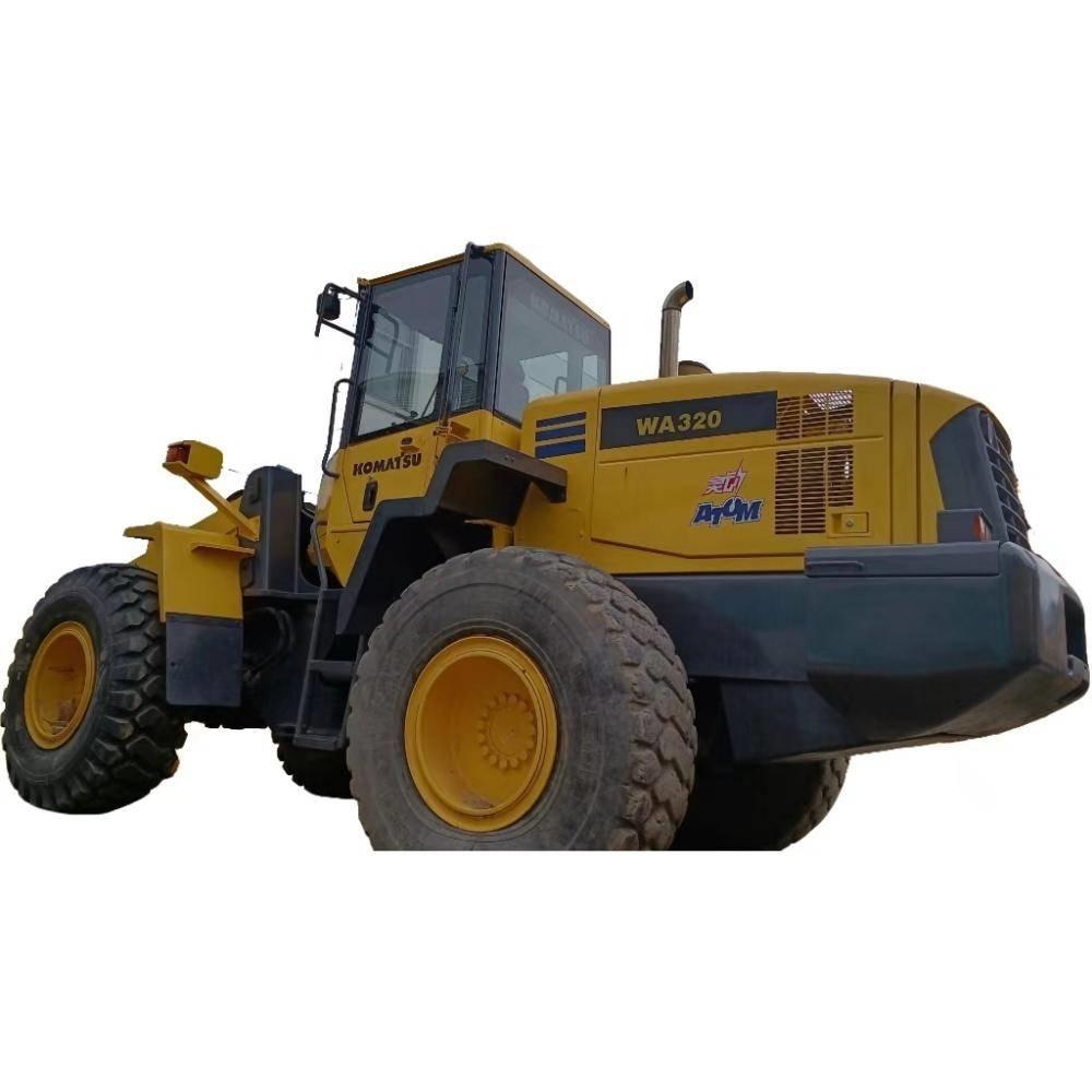 Komatsu WA 320 Kolesni nakladalci