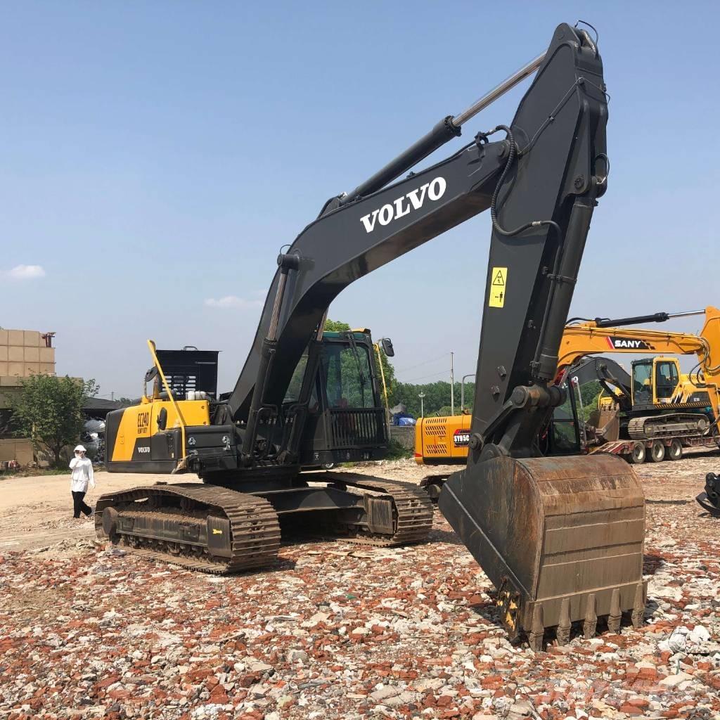 Volvo EC240 Bagri goseničarji