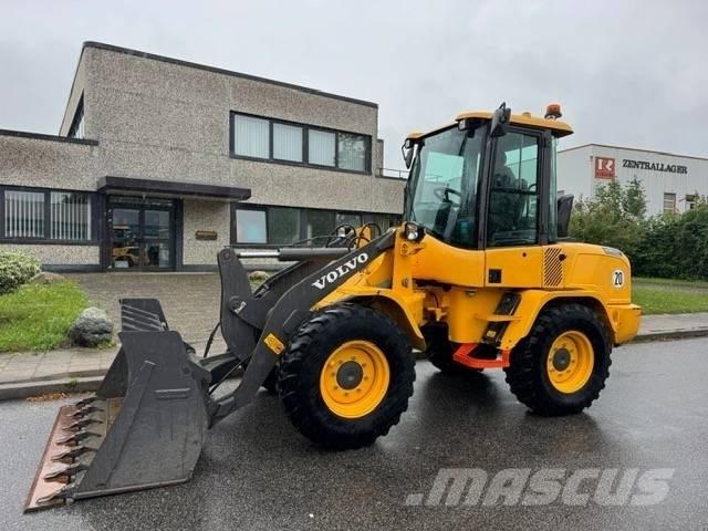Volvo L 30 G Kolesni nakladalci