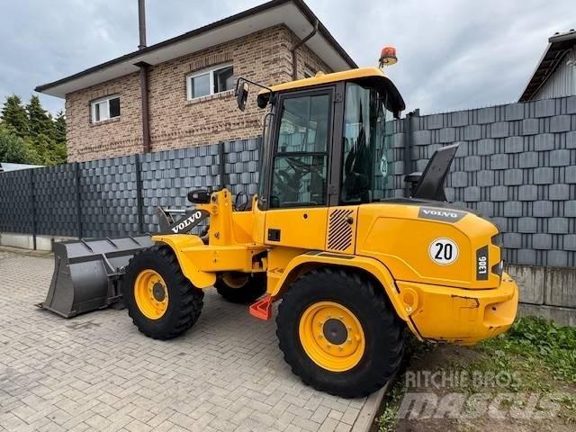 Volvo L 30 G Kolesni nakladalci