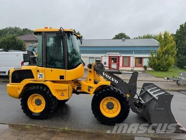 Volvo L 30 G Kolesni nakladalci