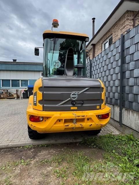 Volvo L 30 G Kolesni nakladalci