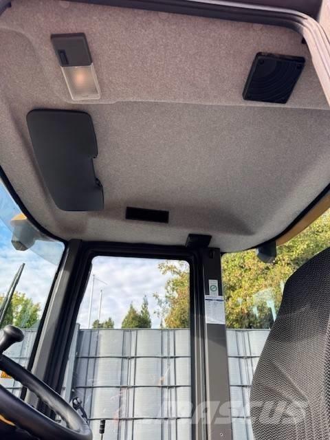 Volvo L 30 G Kolesni nakladalci