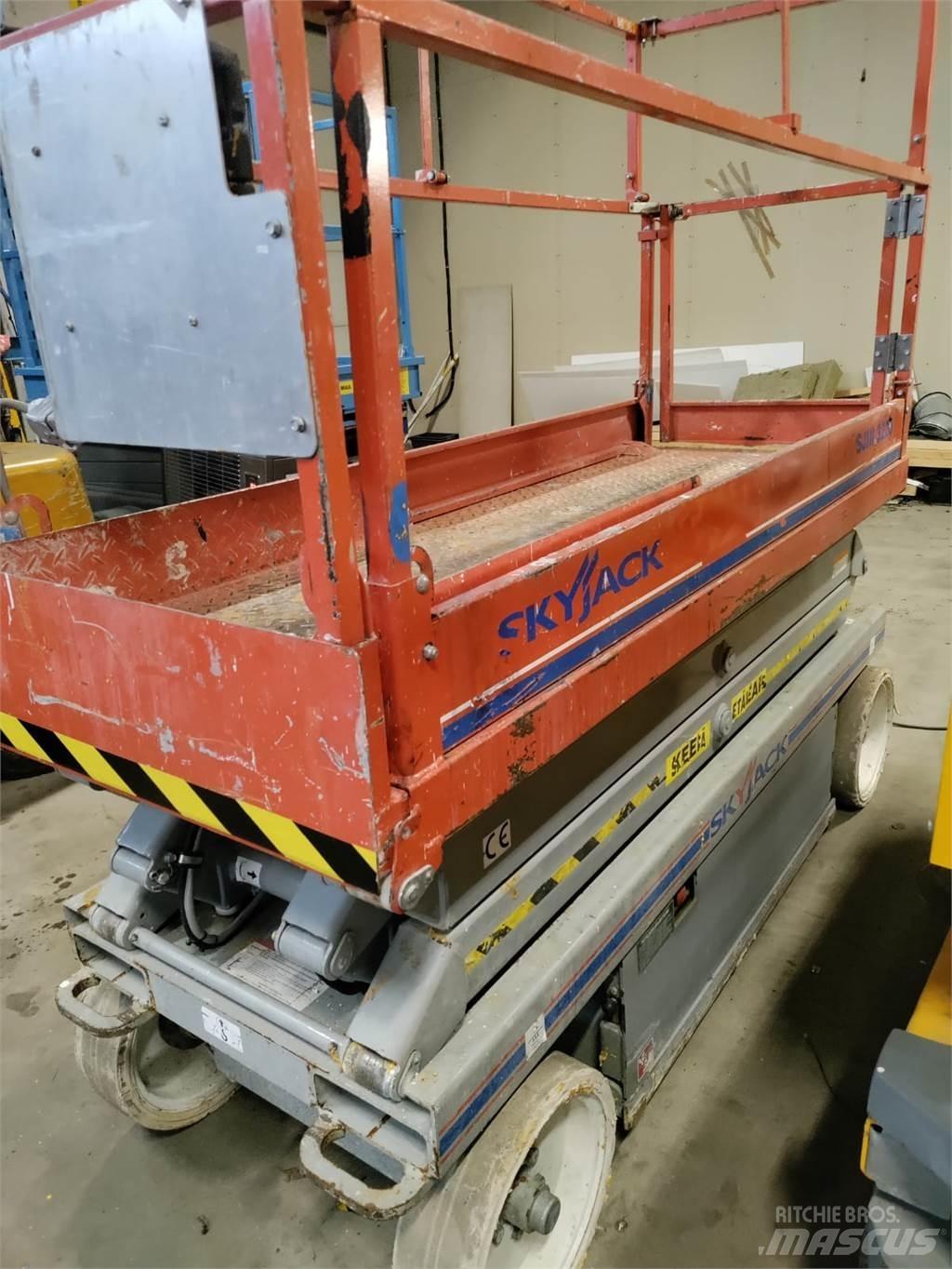 SkyJack SJ3220 Škarjaste dvižne ploščadi