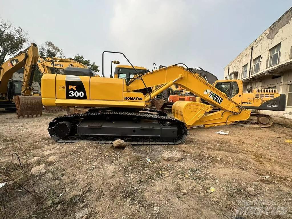 Komatsu PC 300 Bagri goseničarji
