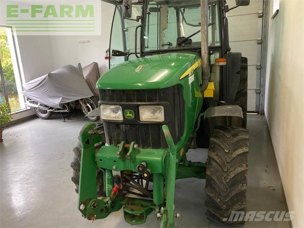 John Deere 5515F Traktorji