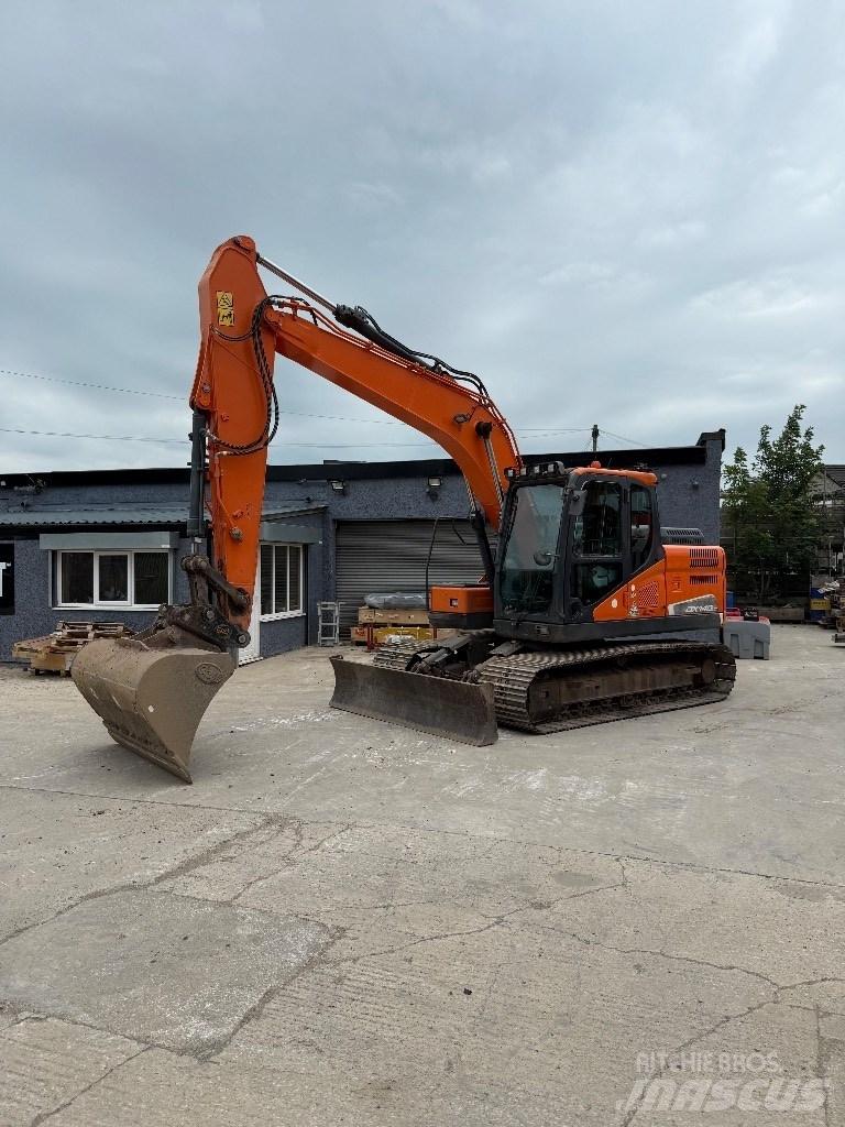 Doosan DX 140 LC Bagri goseničarji