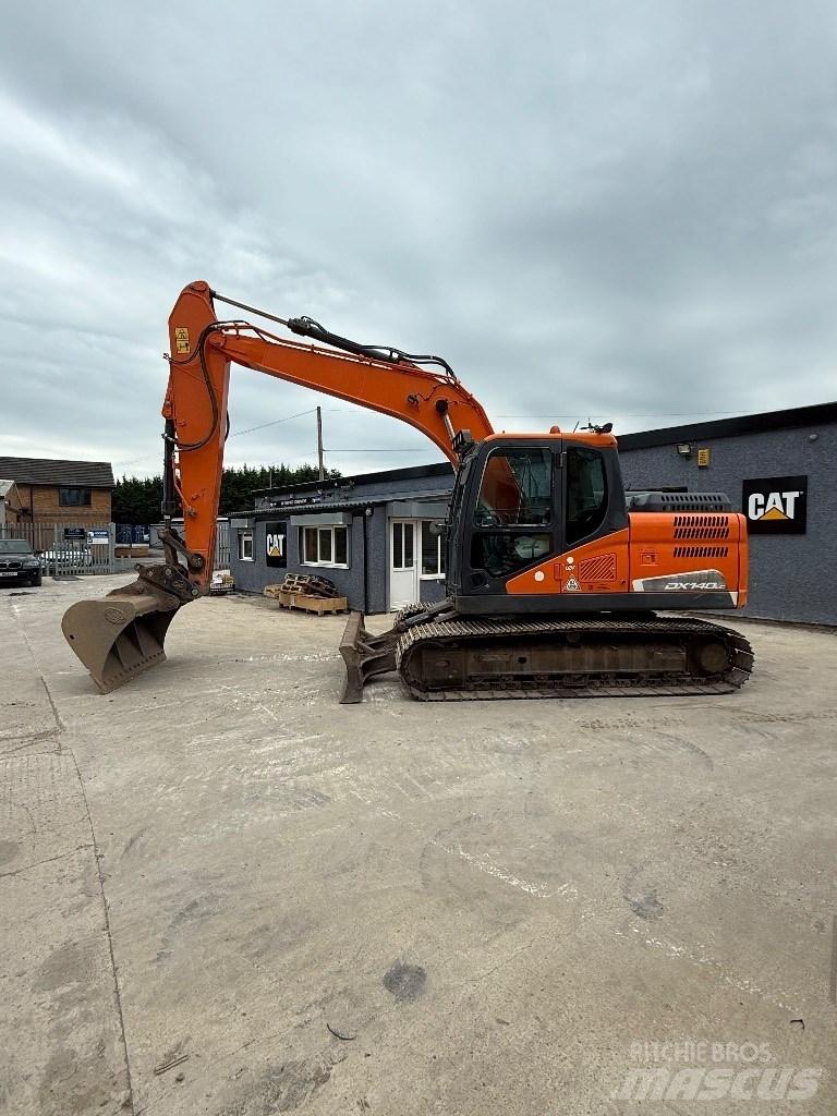 Doosan DX 140 LC Bagri goseničarji