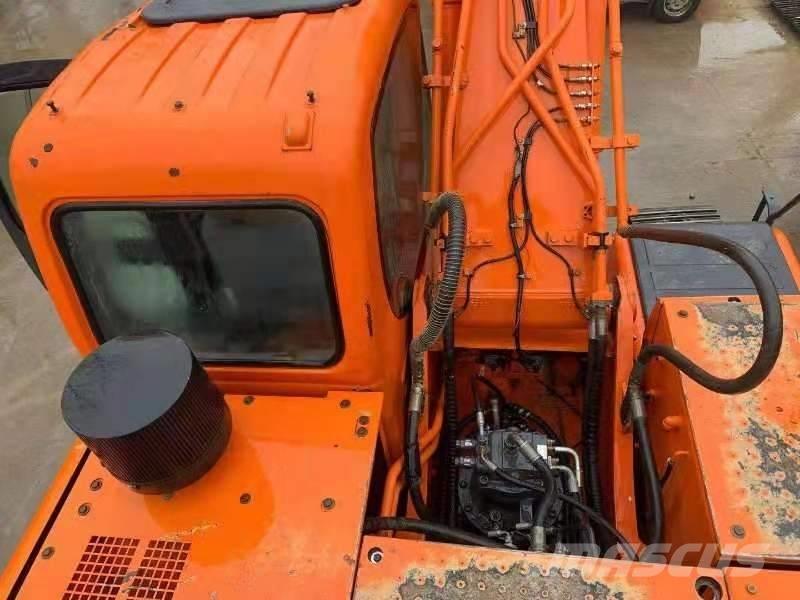 Doosan DX300LC Bagri goseničarji