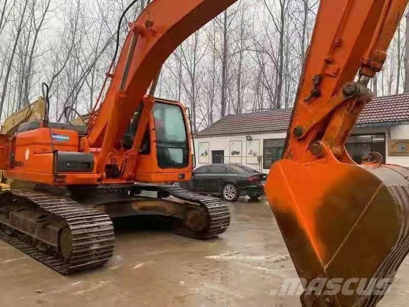 Doosan DX300LC Bagri goseničarji