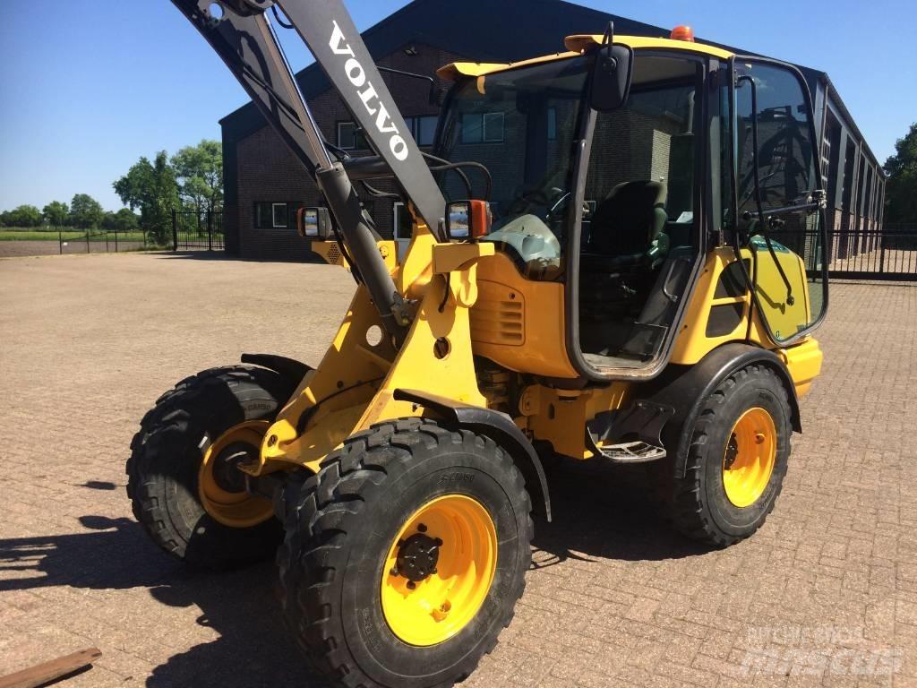 Volvo L 25 F Kolesni nakladalci