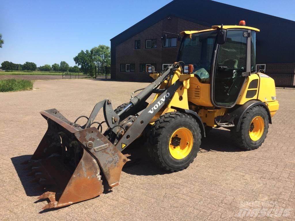 Volvo L 25 F Kolesni nakladalci