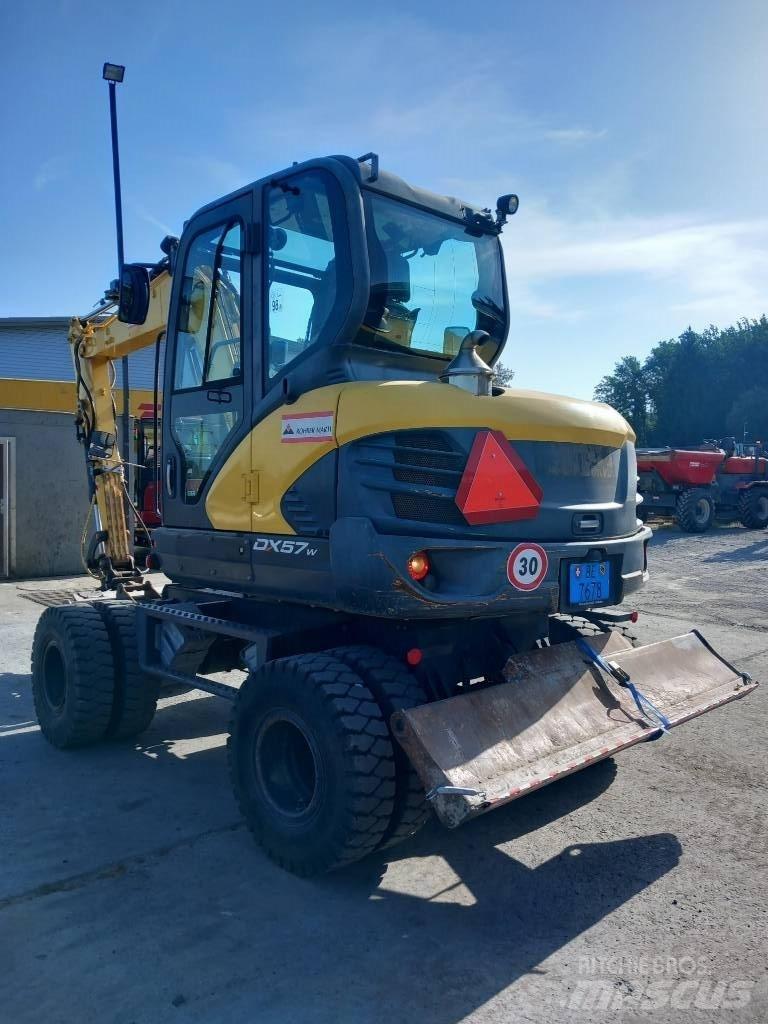 Doosan DX 57 W-5 Bagri na kolesih