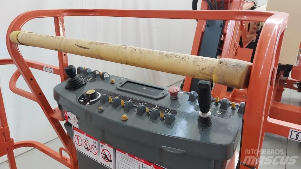 JLG 450 AJ Zglobne dvižne ploščadi