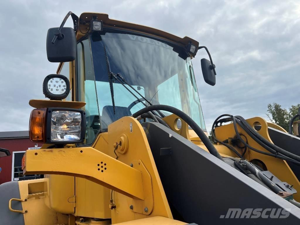 Volvo L 120 E Kolesni nakladalci