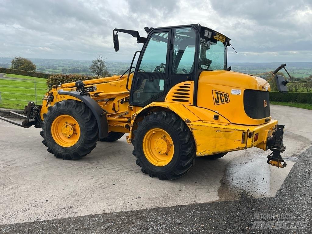 JCB TM 300 Kmetijski teleskopski nakladalci