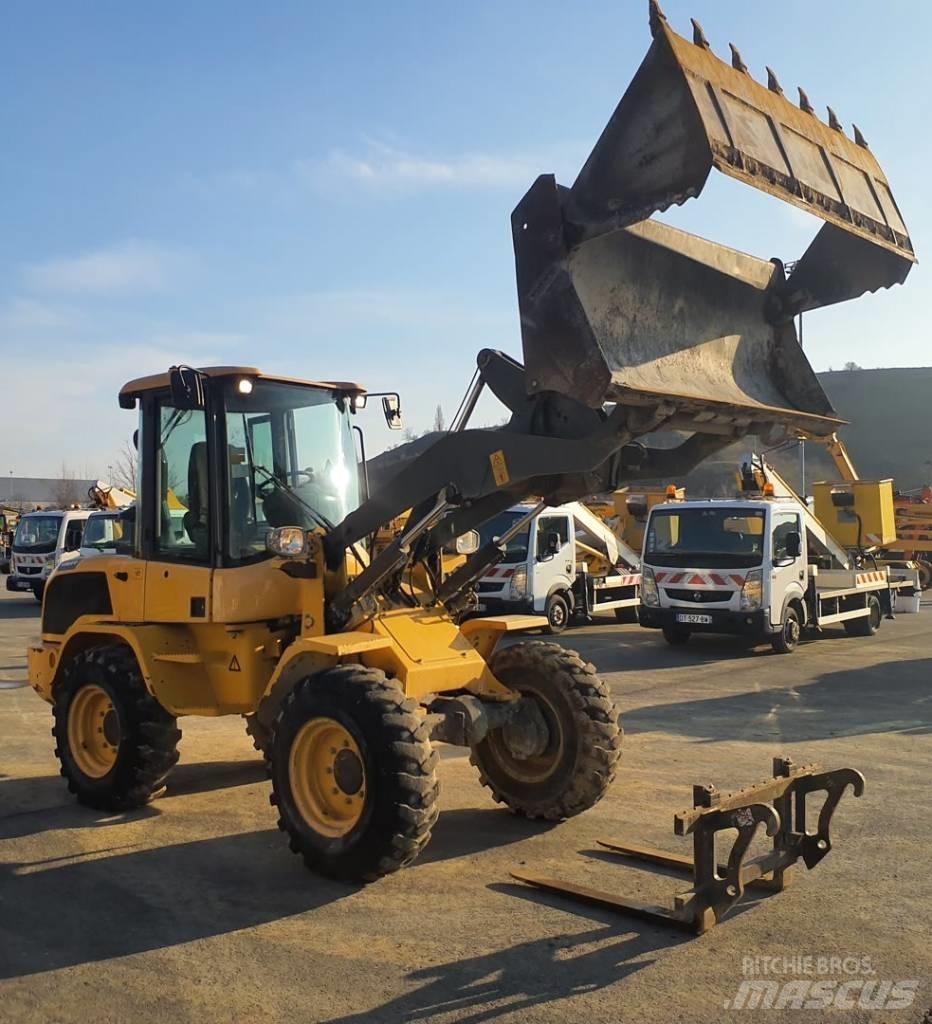 Volvo L30G Kolesni nakladalci