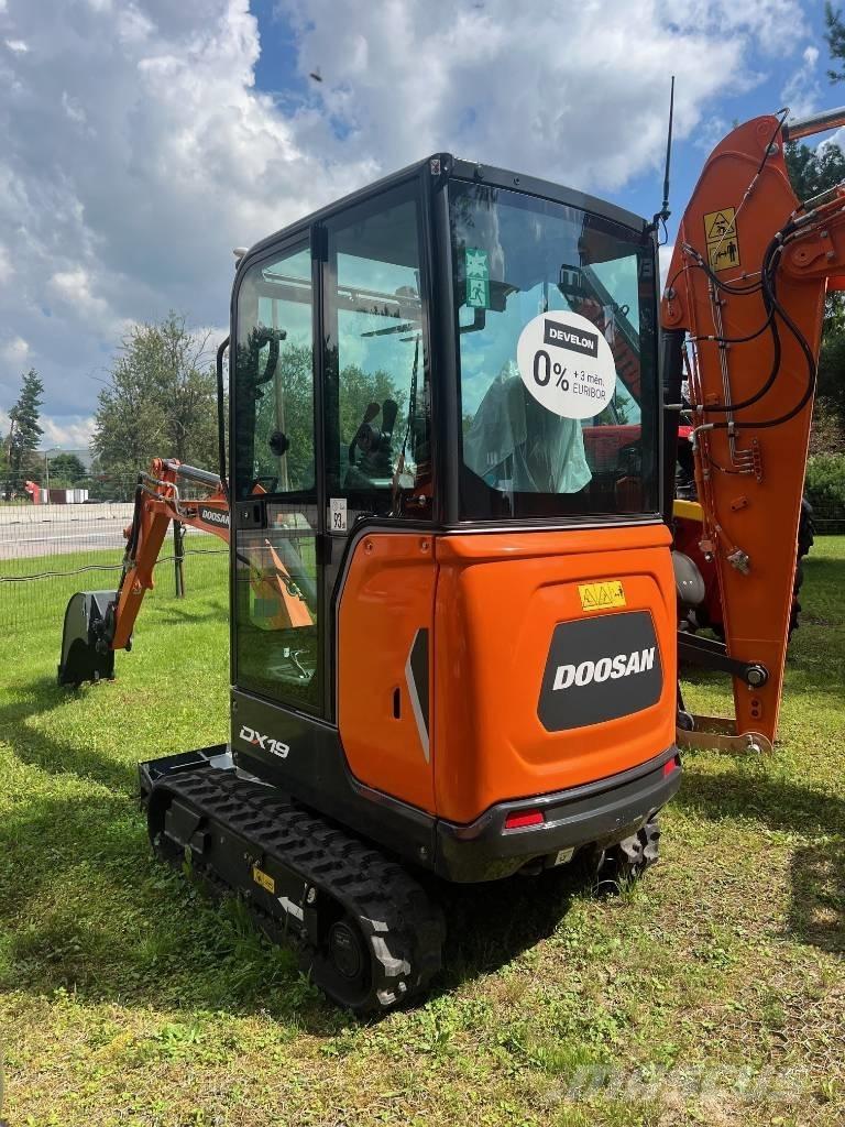 Doosan DX 19 Bagri goseničarji