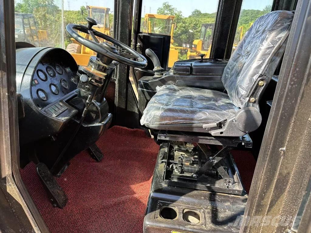 CAT 966H Kolesni nakladalci