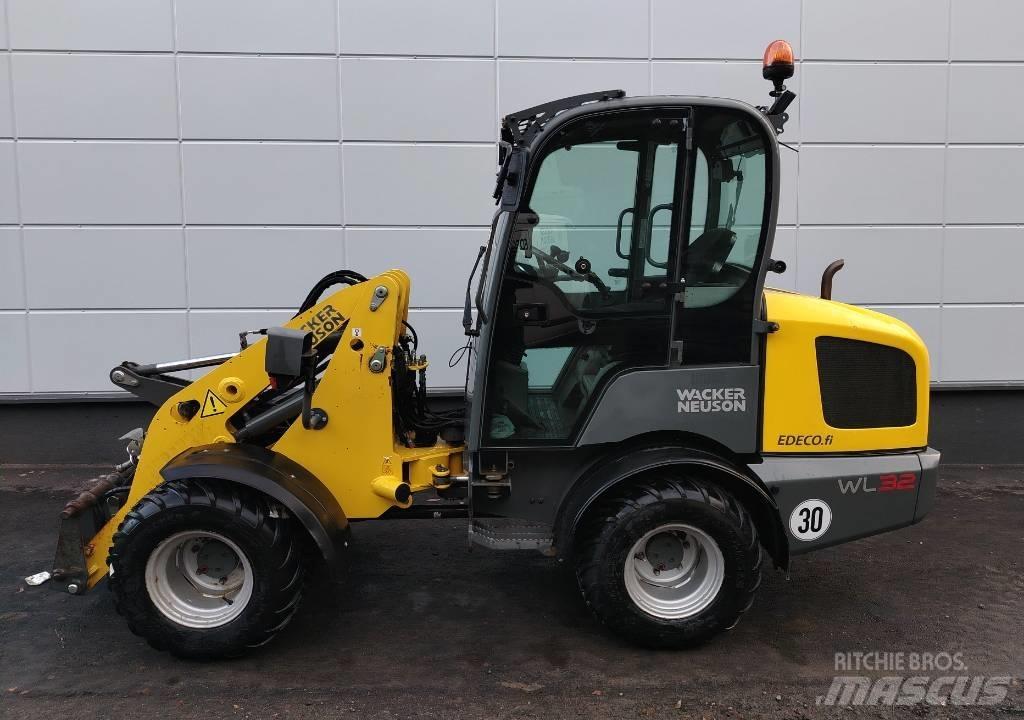 Wacker Neuson WL 32 Kolesni nakladalci