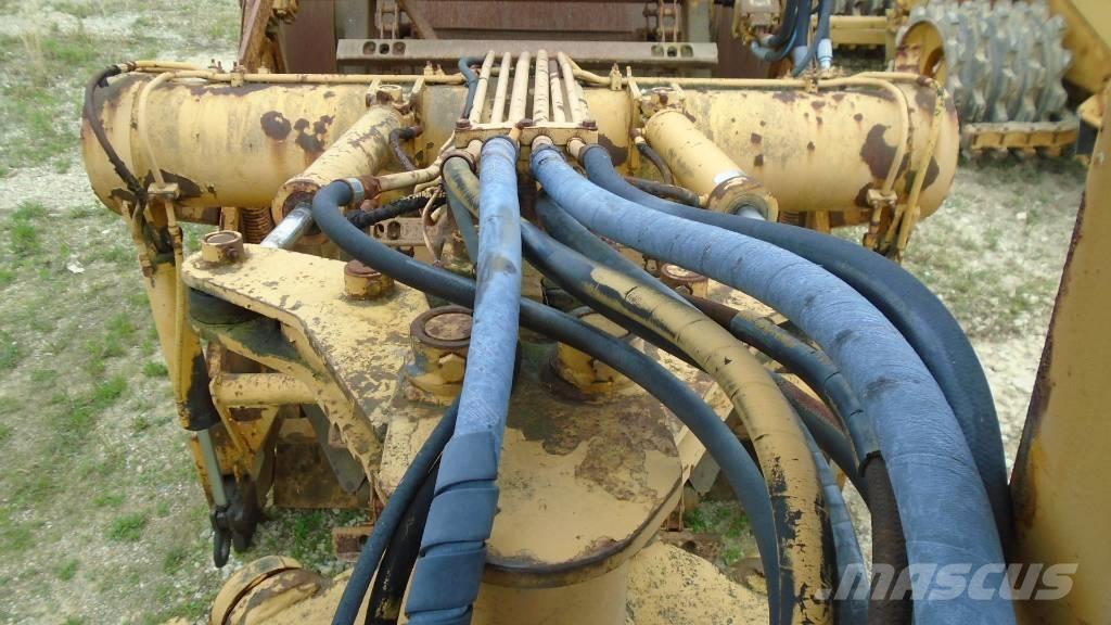 International 412B Strgalci