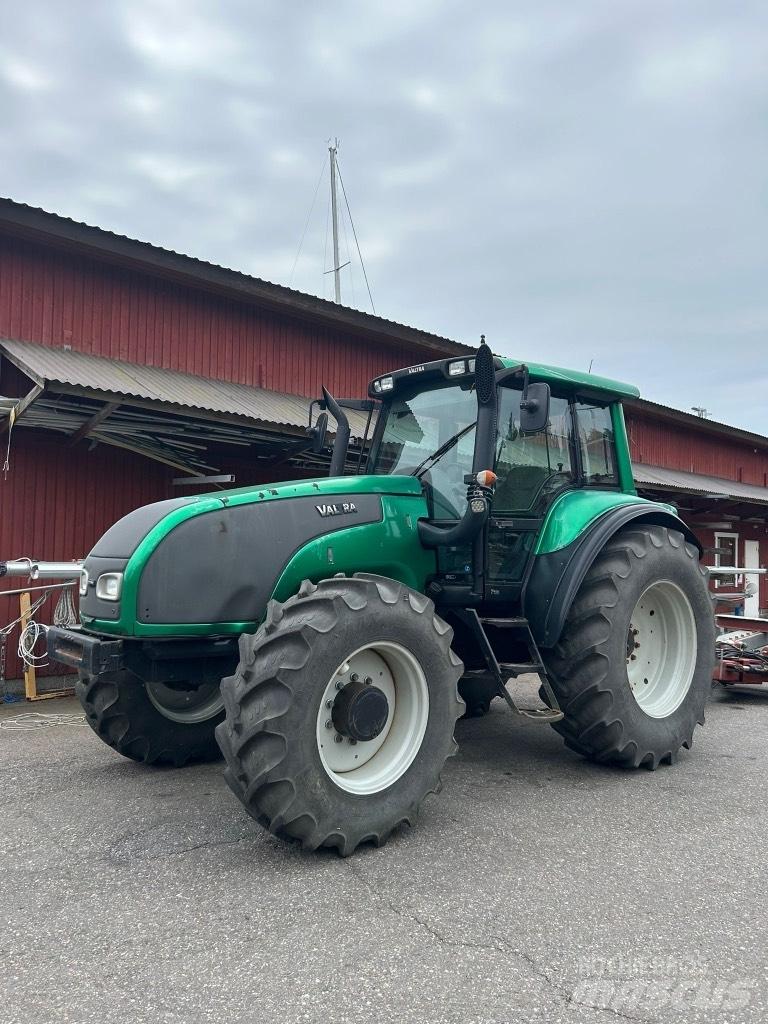 Valtra T 150 Traktorji